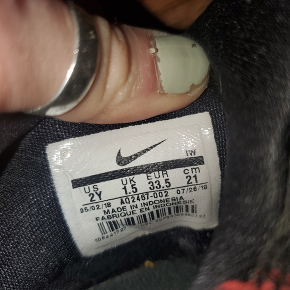 LeBron James Nike Basketball sneakers - Picture 6 of 6